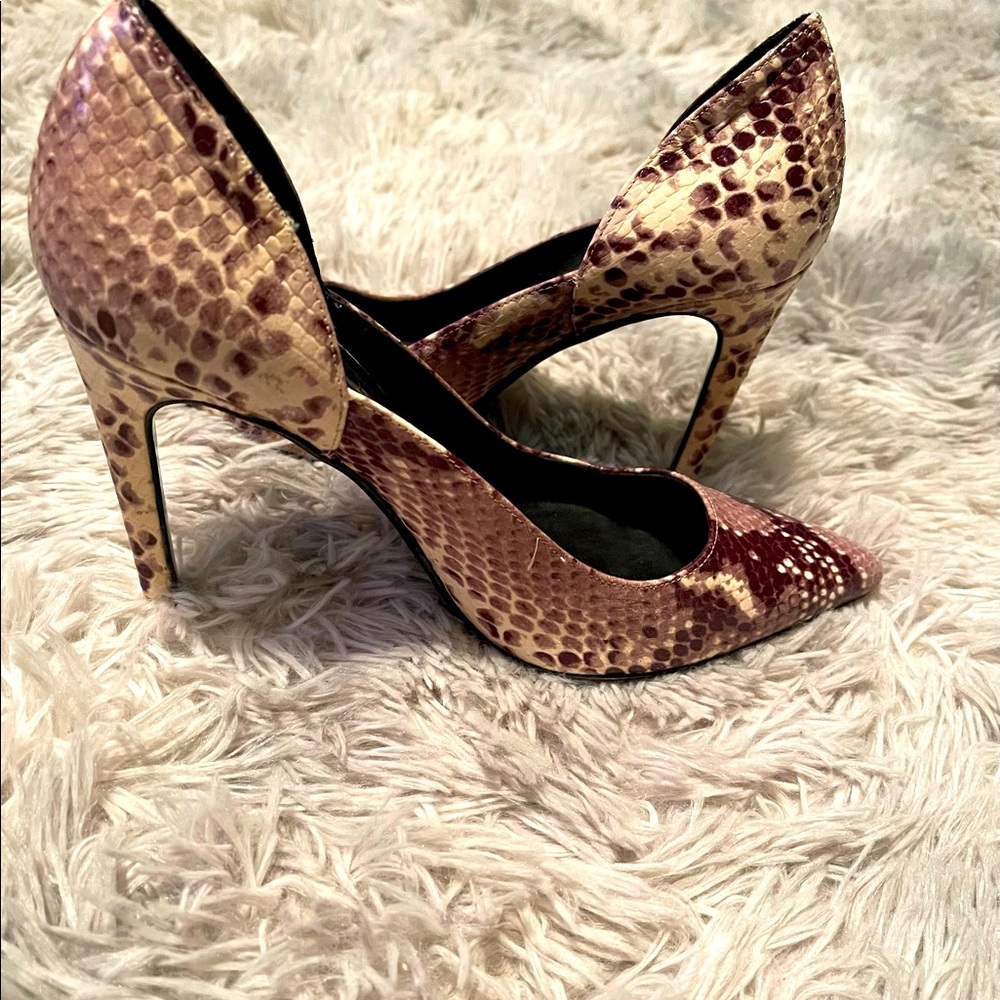 Snake skin pump